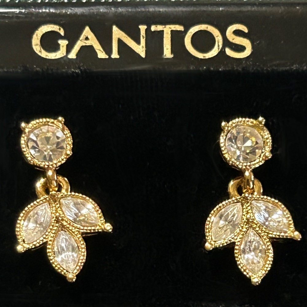 New Old Stock! Avon marquise leaves dangle earrings